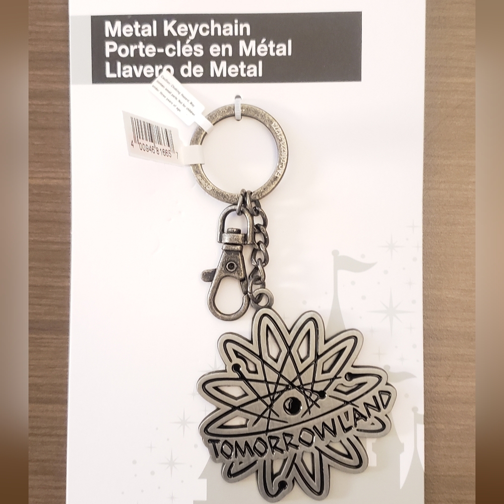 🆕️🖤Tomorrowland Metal Keychain Disney Parks 🆕️